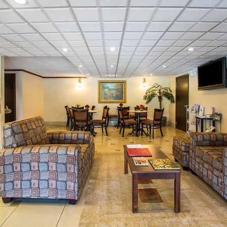 Jax Airport Hotel Jacksonville Exterior foto