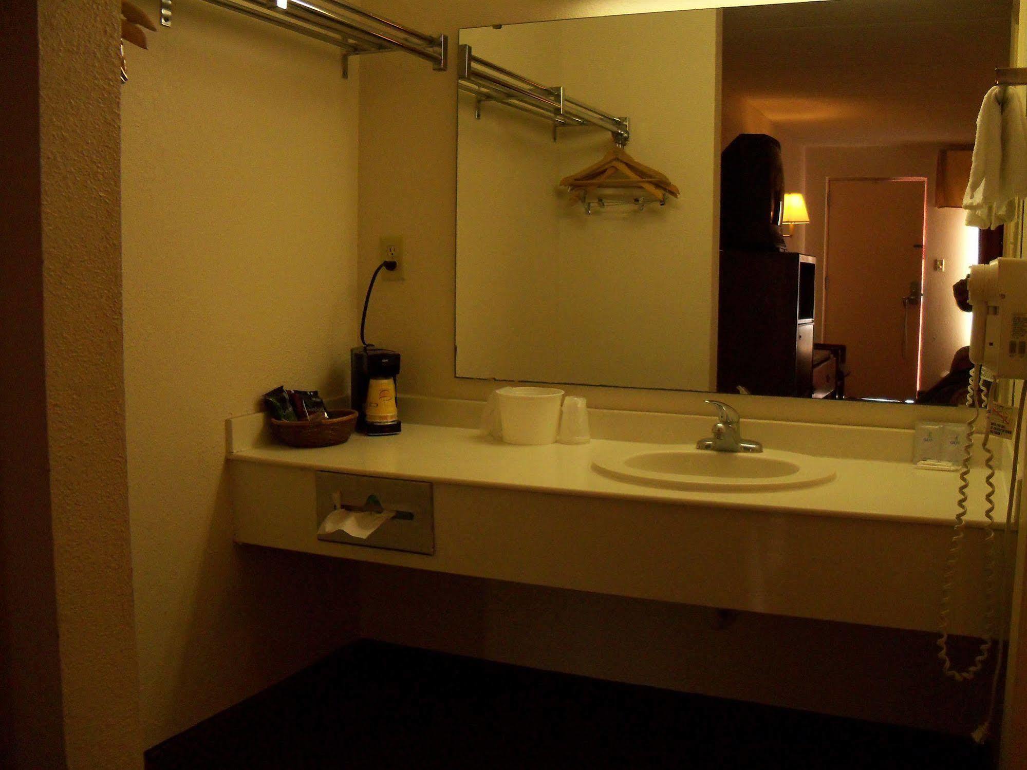 Jax Airport Hotel Jacksonville Exterior foto